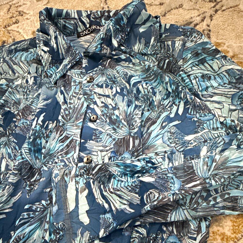Snoskins Women’s L Blue Gray Tropical Floral Long Sleeve Point Collar Button-Up